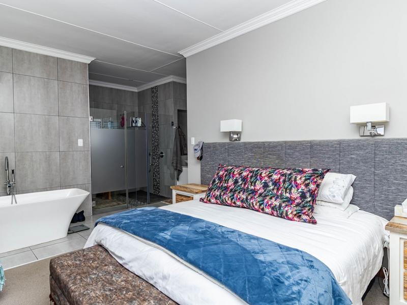 4 Bedroom Property for Sale in Pinnacle Point Golf Estate Western Cape
